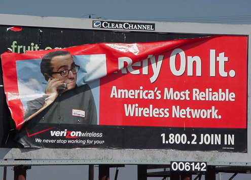 Why Isn't Verizon Pushing the iPhone?