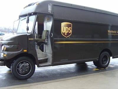 UPS Delivers 800k iPhone 4S on Launch Day