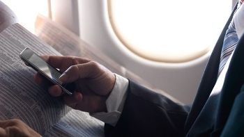 FCC Asks FAA To Expand Use Of Electronics During Flights