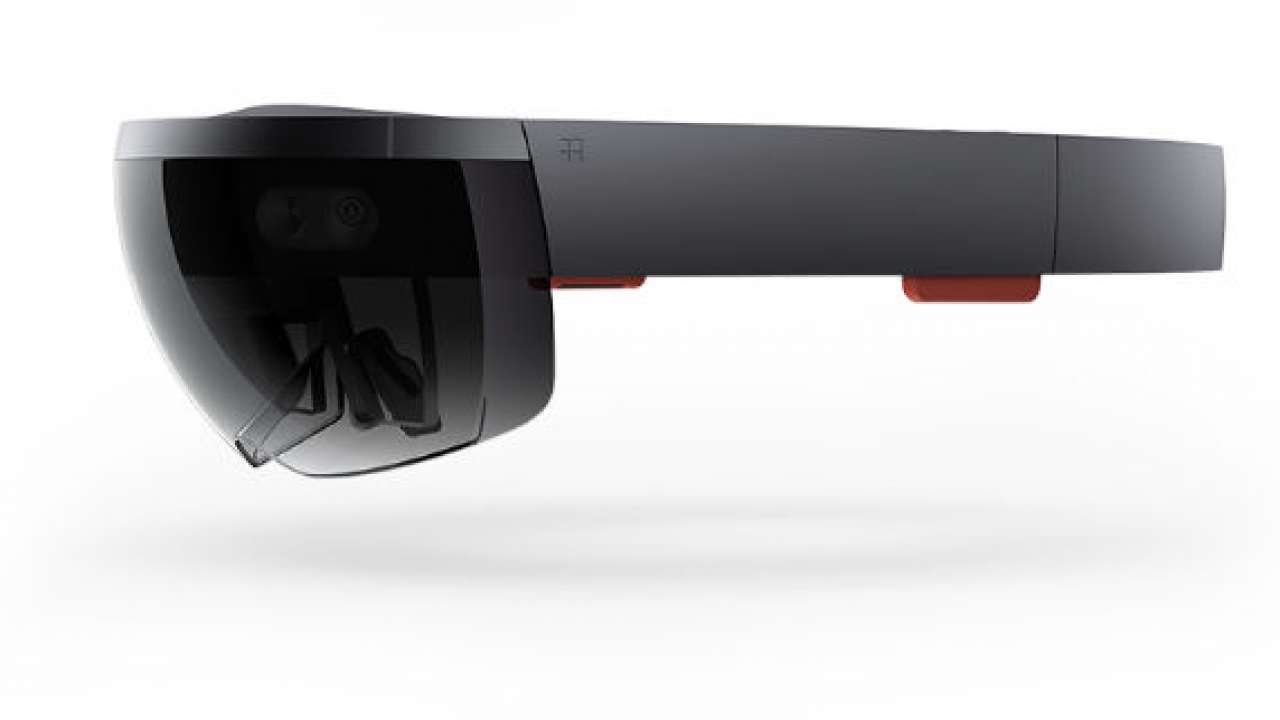 Microsoft Says HoloLens Will Run Windows Universal Apps