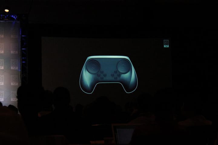 Valve Shows Off New Steam Controller Design, Loses Touchscreen But Gains Better Button Layout
