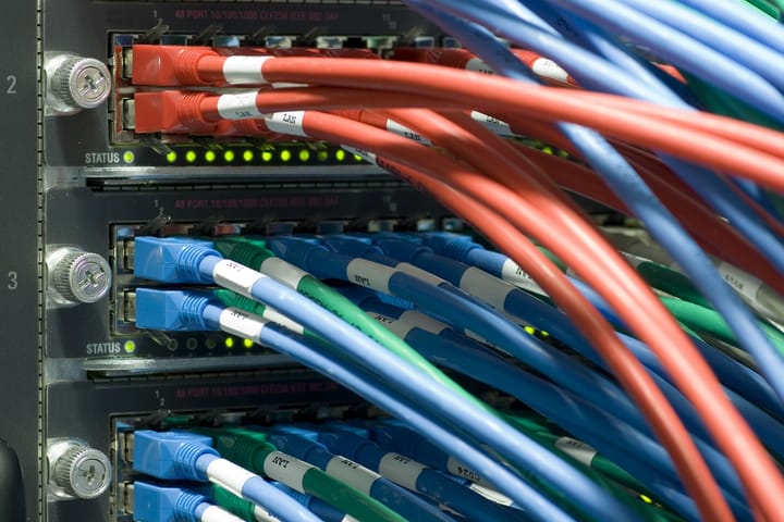 Five Internet Service Providers Accused of Throttling Speeds to Get More Cash