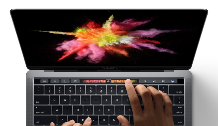 Can the new MacBook Pro battery life issues be solved with a macOS update?