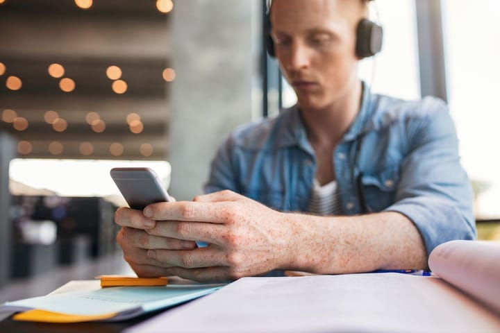 The advantages and disadvantages of mobile apps in education