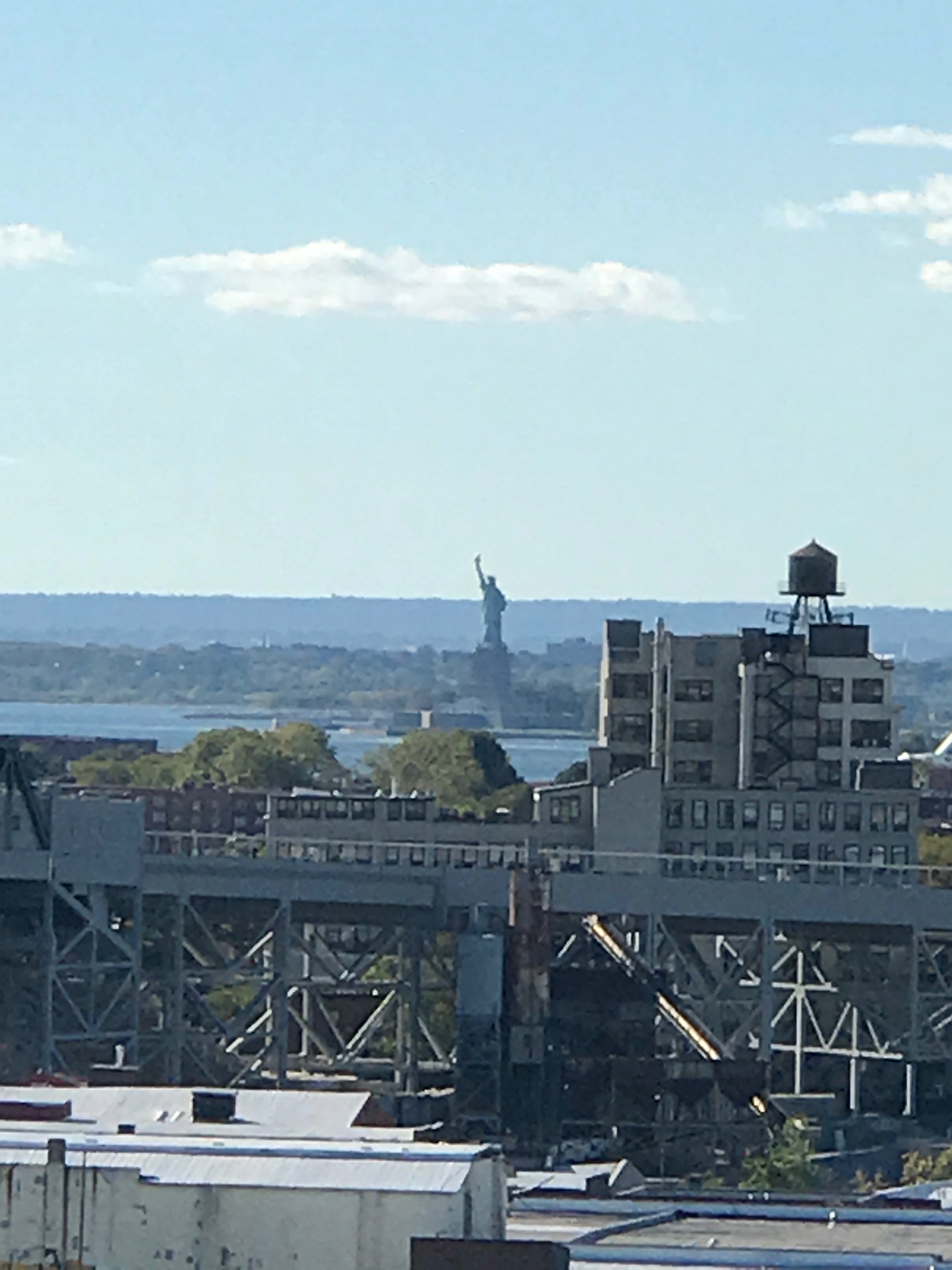 Shot of the Statue of Liberty (10x)